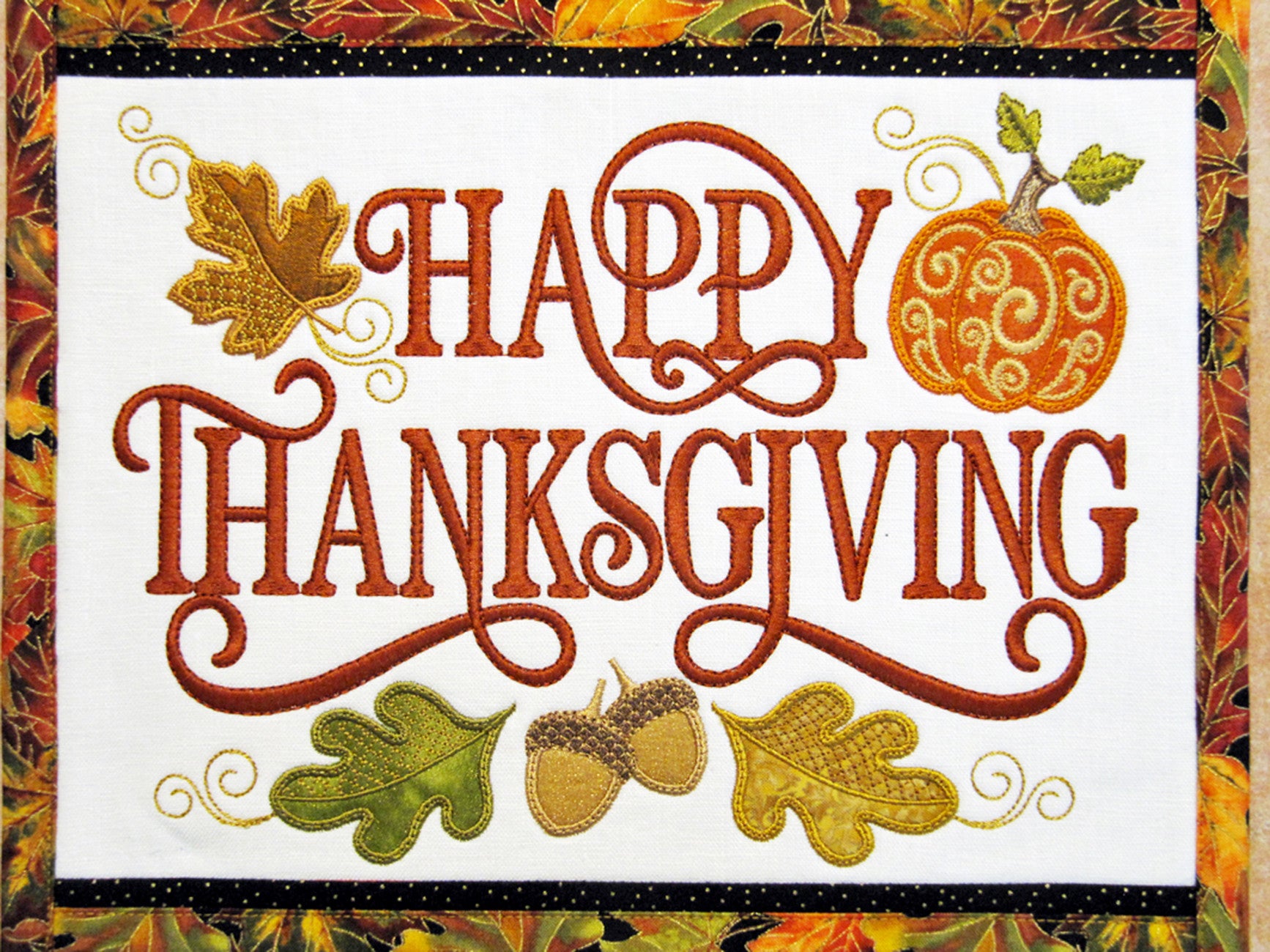 Happy Thanksgiving Wall Hanging & Table Runner