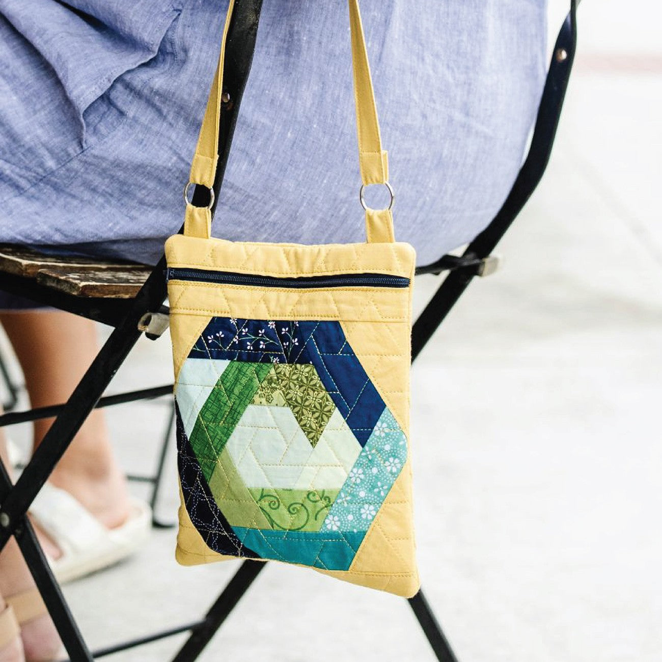 Kimberbell Classic Vol 4: Hexagon Log Crossbody Bg